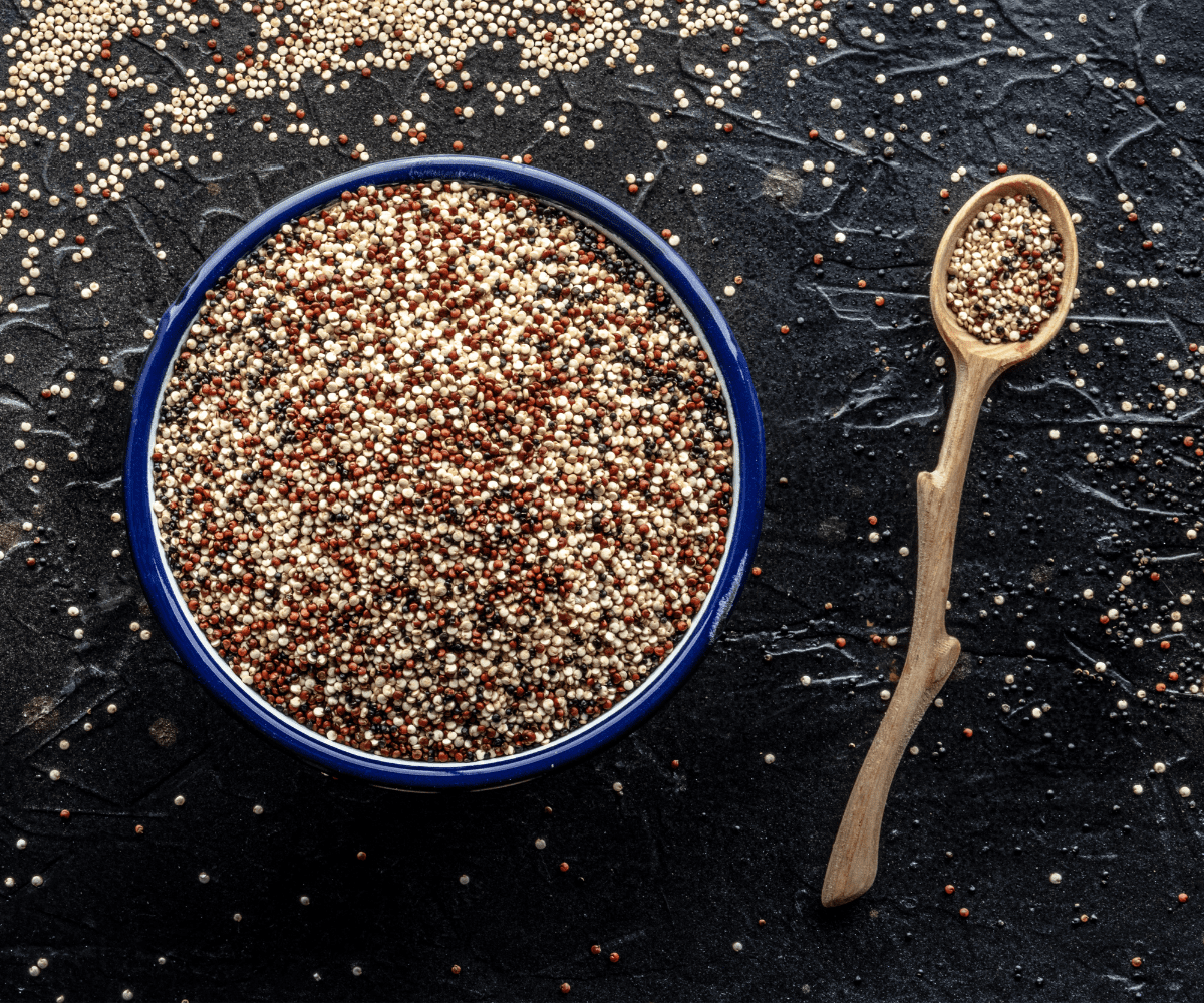 prato com quinoa para demonstrar como preparar a quinoa